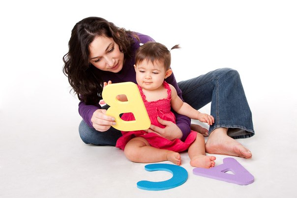 Учим буквы с малышами: 10 игр